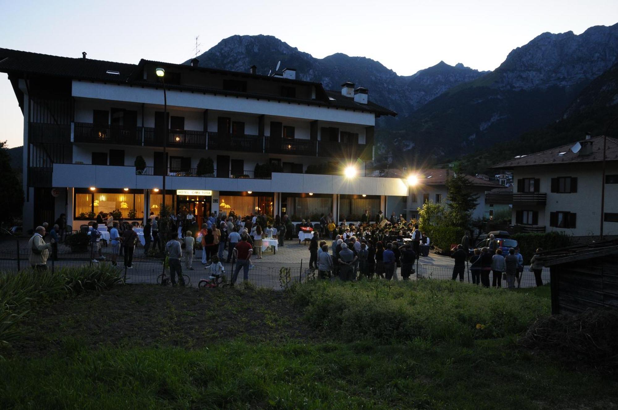 Hotel Cima Tosa San Lorenzo Dorsino Exterior foto